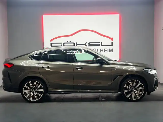 BMW X6 view 5