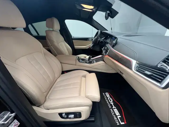 BMW X6 view 13
