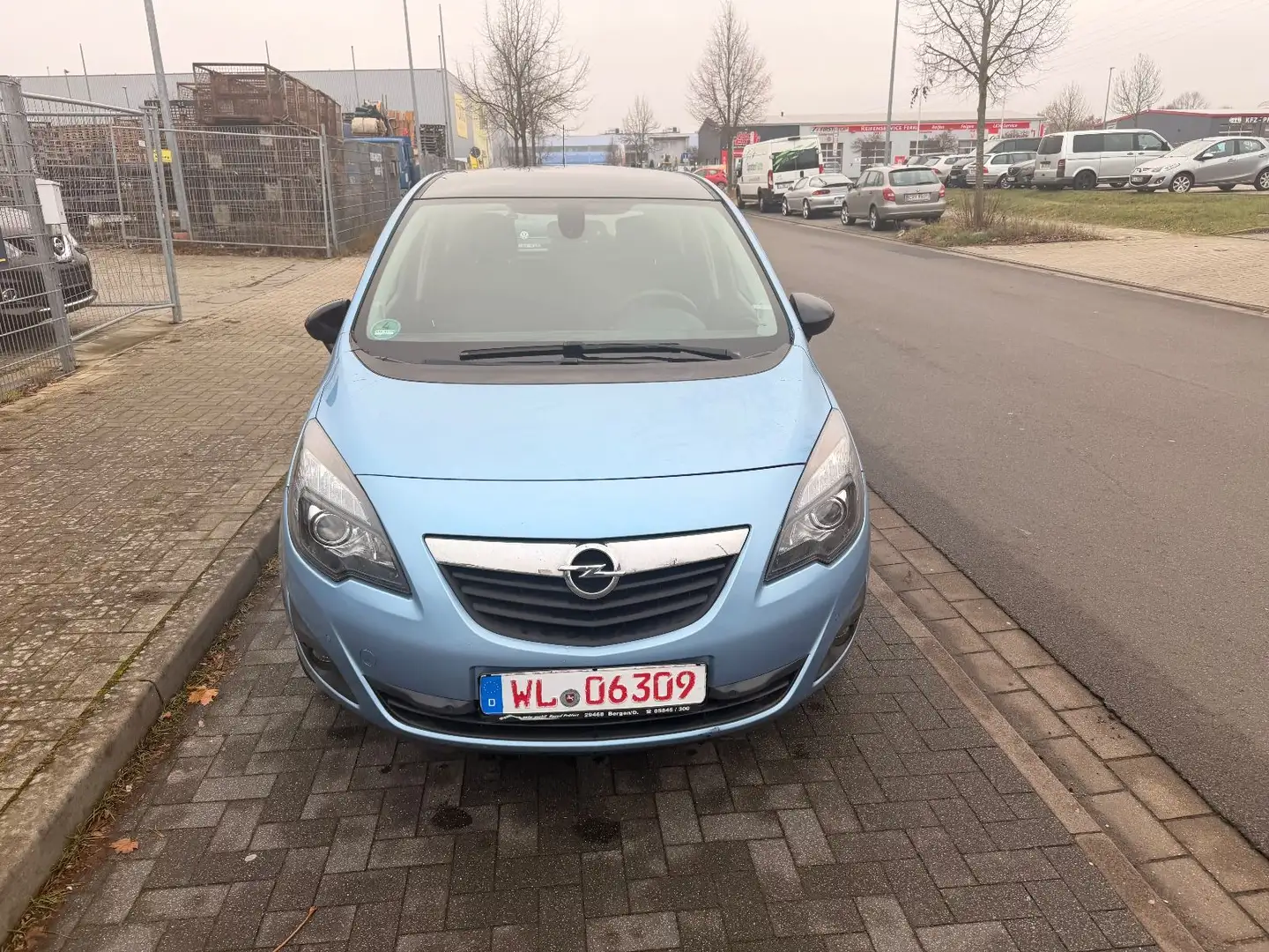 Opel Meriva B Color Edition 1,4L *1.Hand*AHK*TEMPOMAT Schwarz - 2