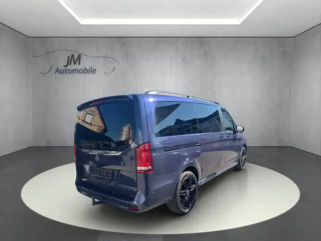 Mercedes-Benz V-Class view 3