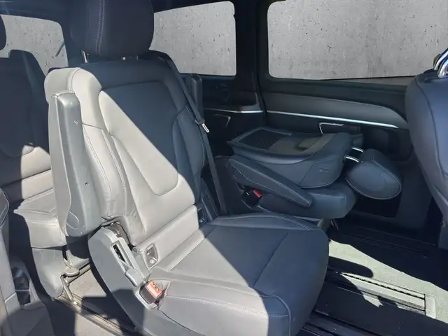 Mercedes-Benz V-Class view 13