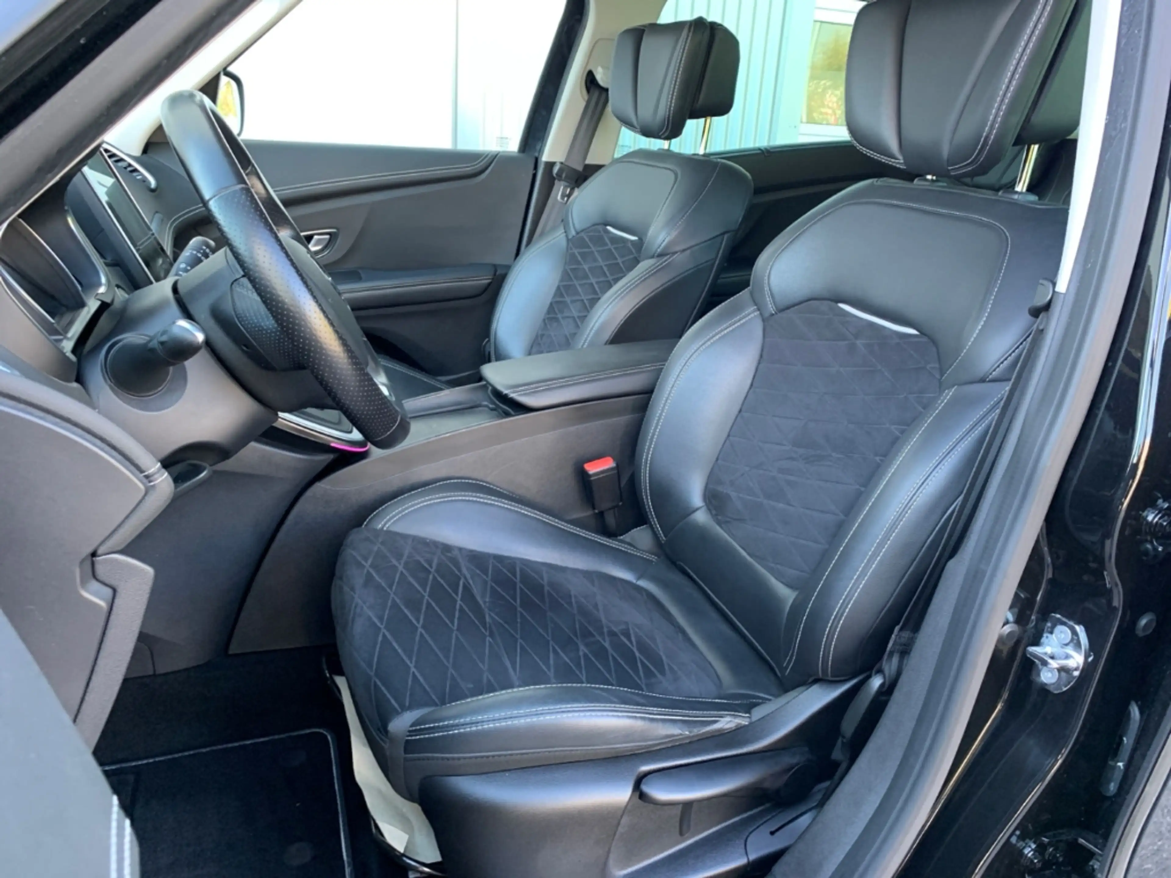 Renault Grand Scenic BLACK EDITION Black Edition TCe 140 EDC BOSE+NAVI — photo 9