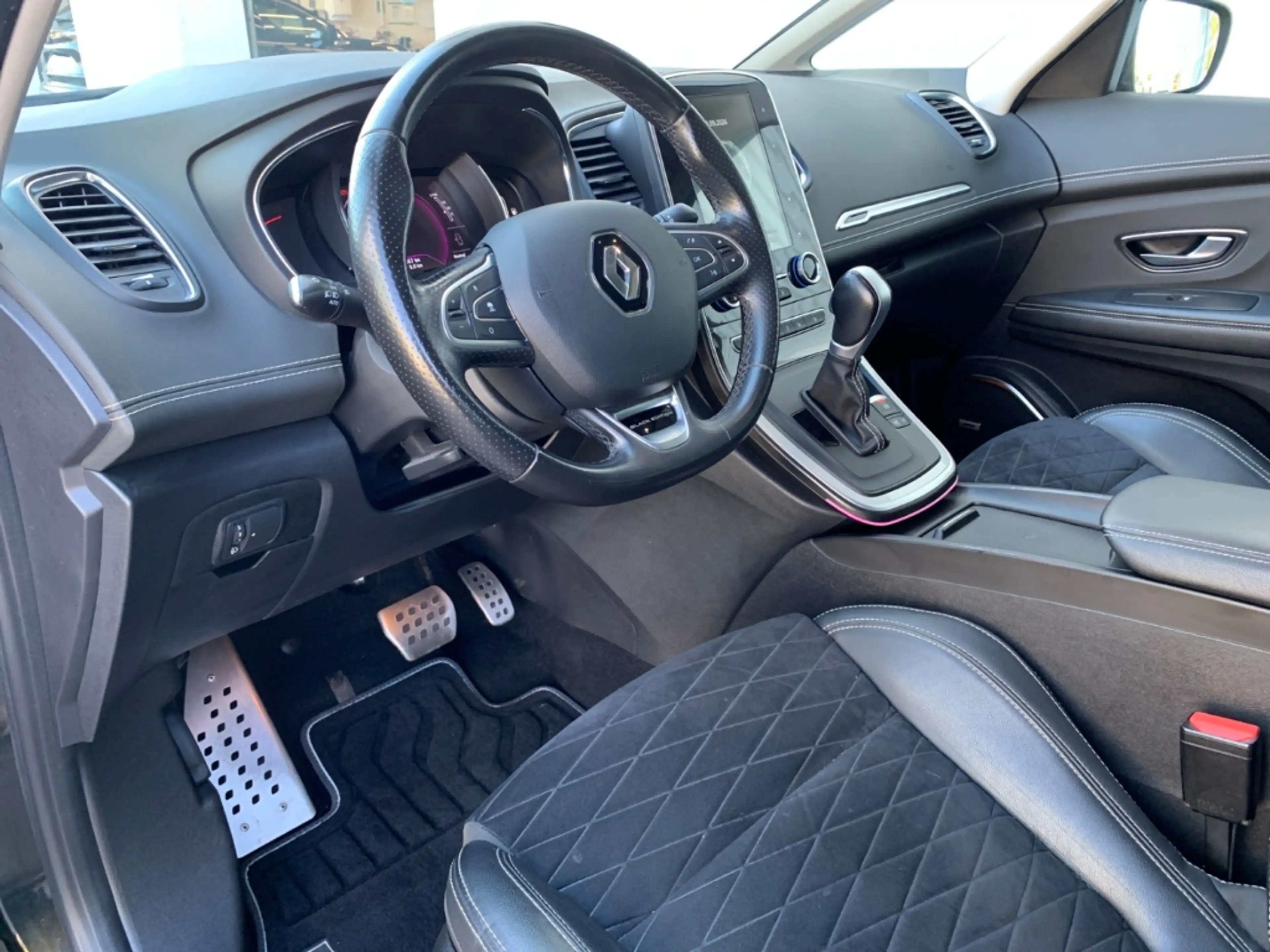Renault Grand Scenic BLACK EDITION Black Edition TCe 140 EDC BOSE+NAVI — photo 10