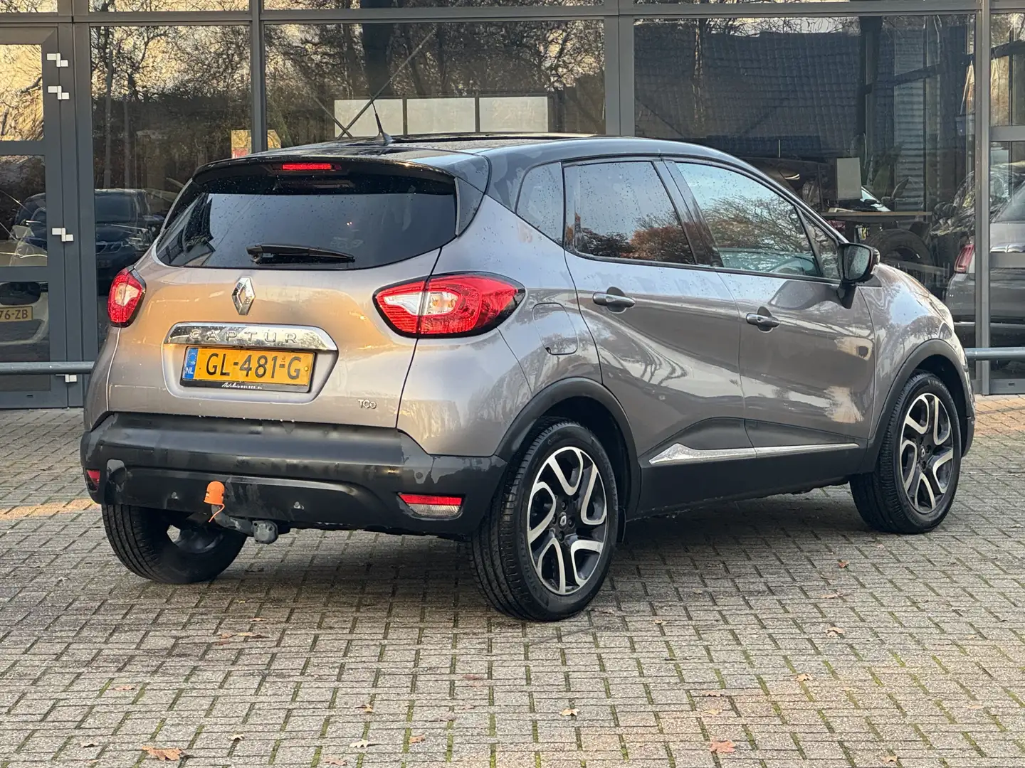 Renault Captur 0.9 TCe Dynamique Clima/Navi/Trekhaak/Camera/Cruis Grijs - 2