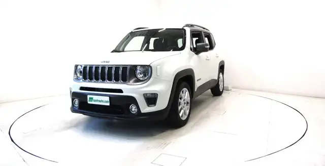Jeep Renegade view 3