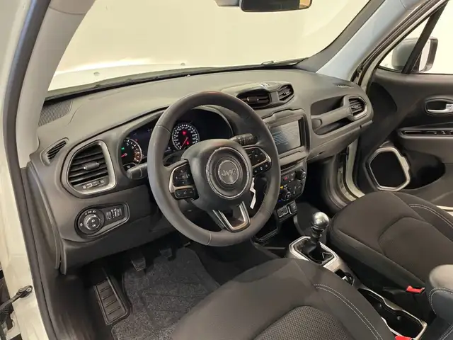 Jeep Renegade view 15