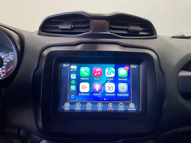 Jeep Renegade view 9