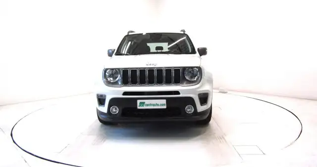 Jeep Renegade view 2