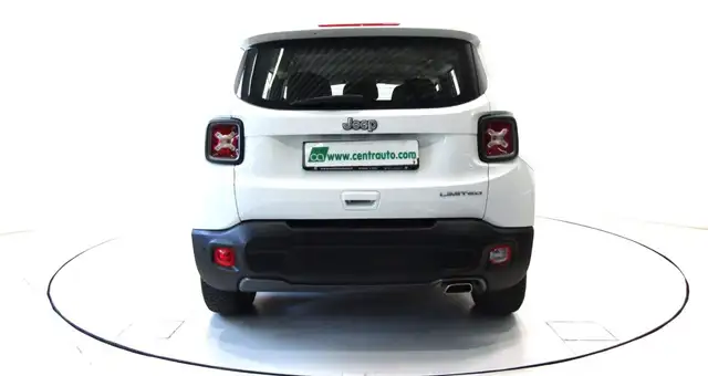 Jeep Renegade view 4