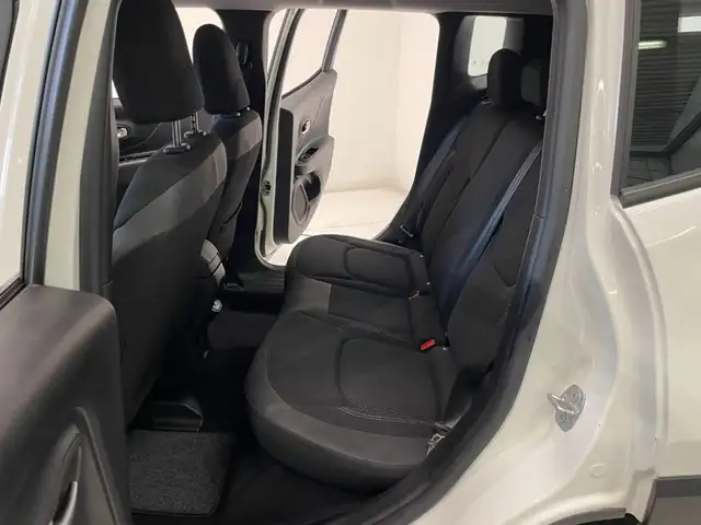 Jeep Renegade view 7