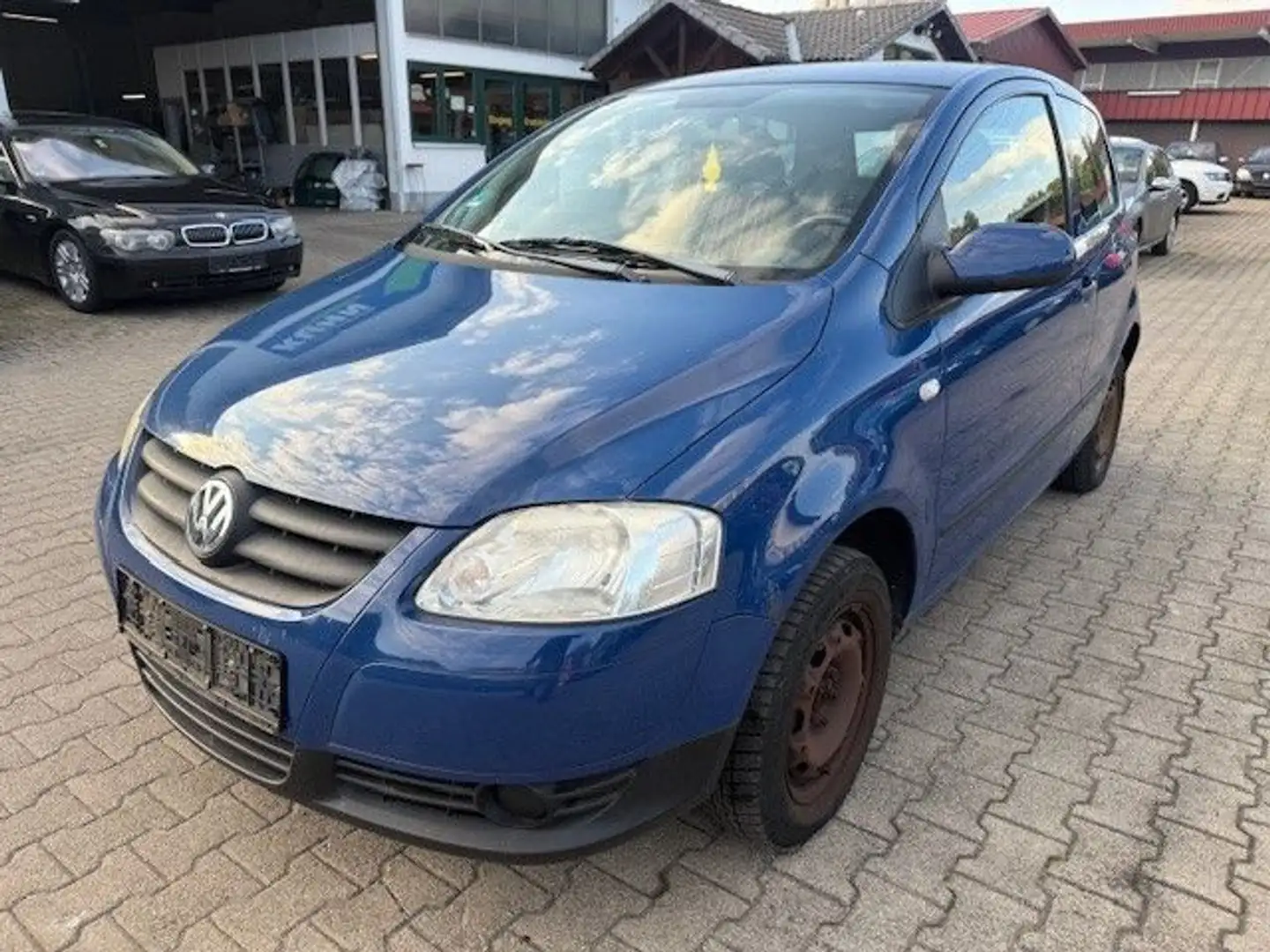 Volkswagen Fox Basis 97.000KM Scheckheft TÜV NEU !! Blau - 1