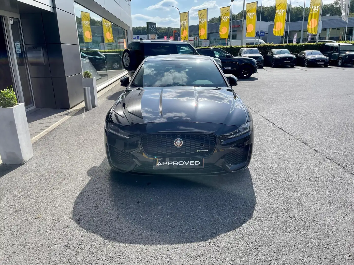 Jaguar XE Black Edition - NOW Černá - 2