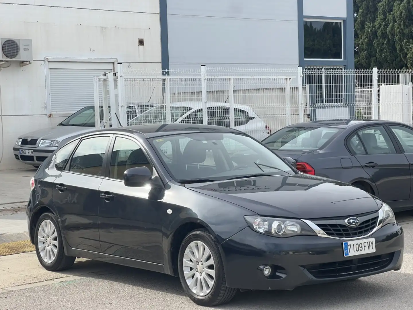 Subaru Impreza 2.0R Classic Gris - 2