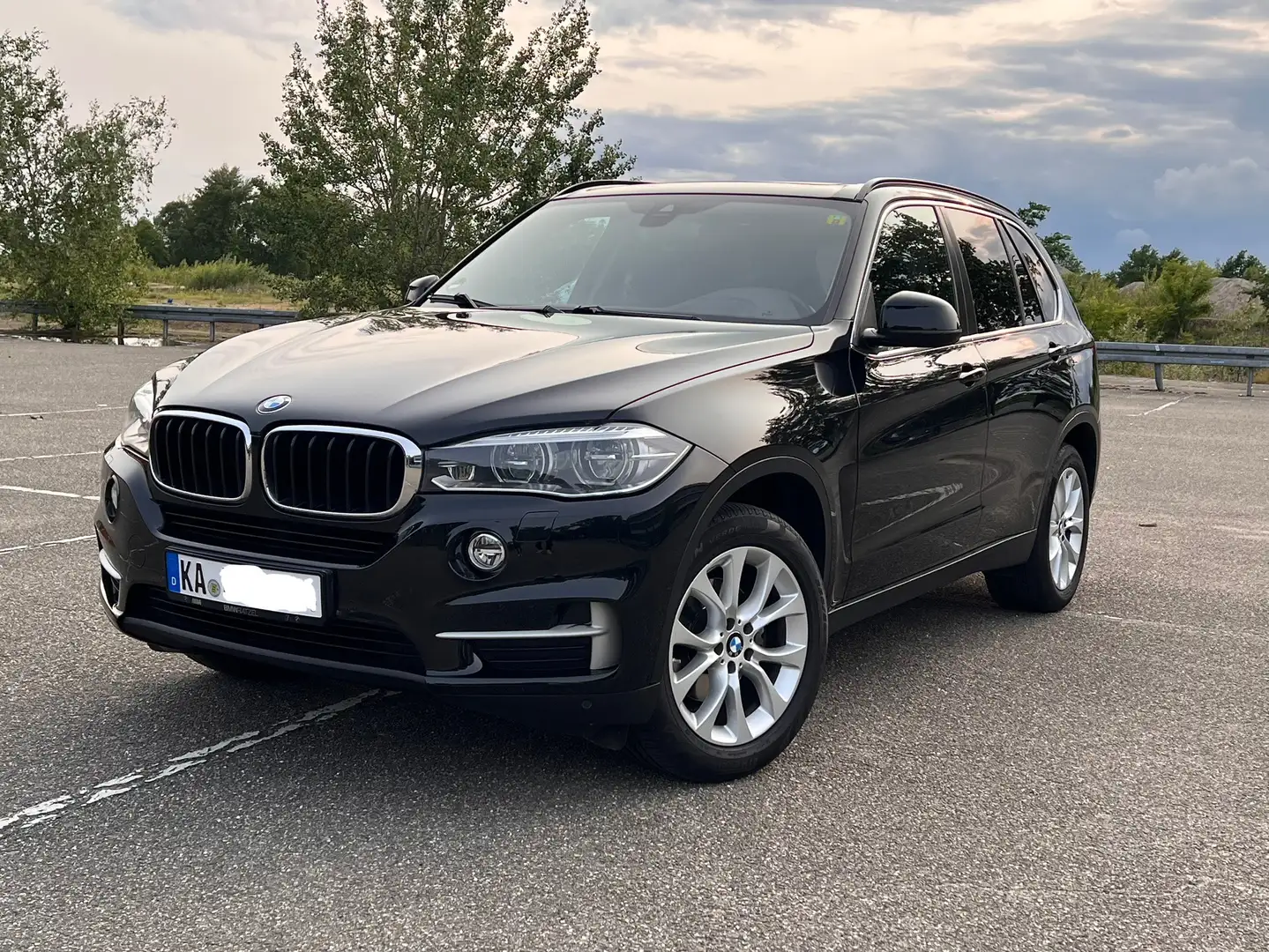 BMW X5 xDrive 30 d Schwarz - 2
