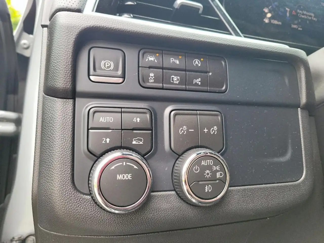 Chevrolet Tahoe снимка Chevrolet Tahoe
