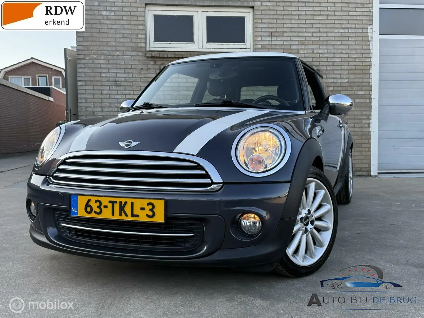 MINI Cooper Mini 1.6 Business Line Leder Airco Navi cruise Grijs - 1