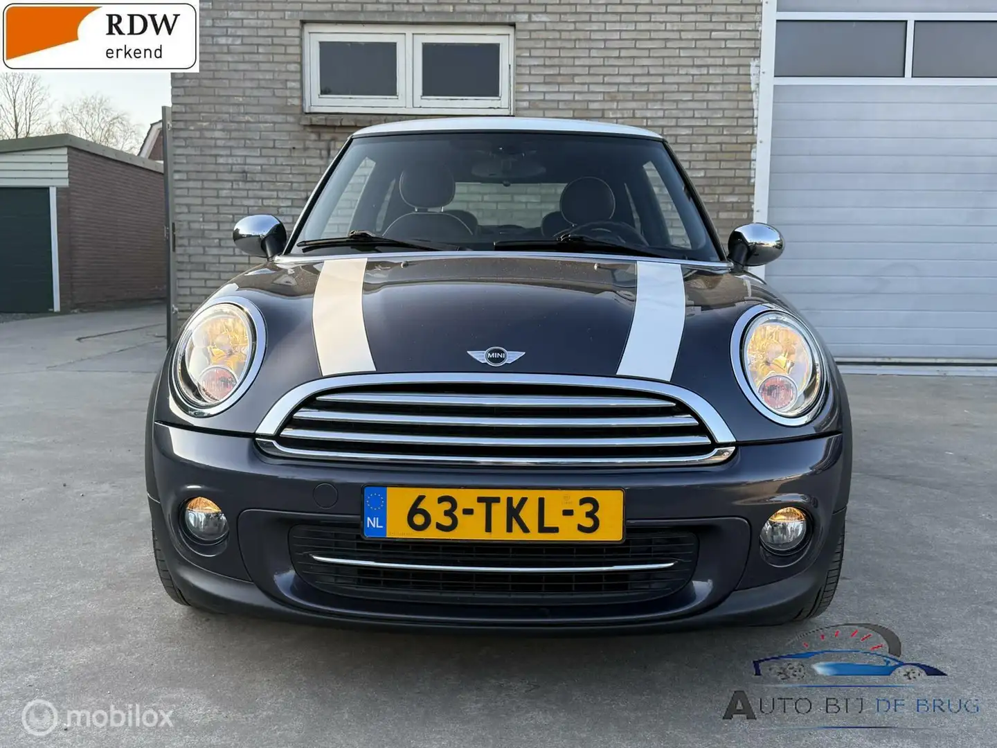 MINI Cooper Mini 1.6 Business Line Leder Airco Navi cruise Grijs - 2