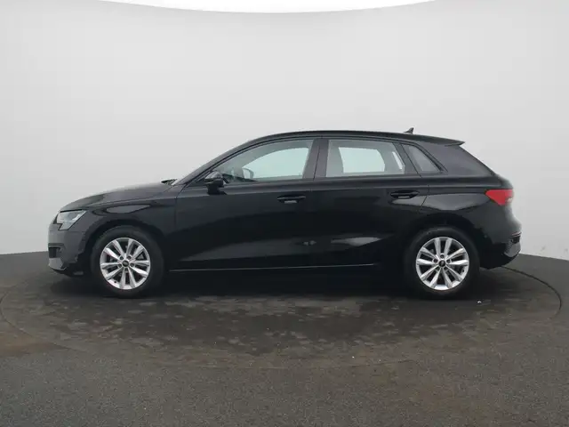 Audi A3 view 4