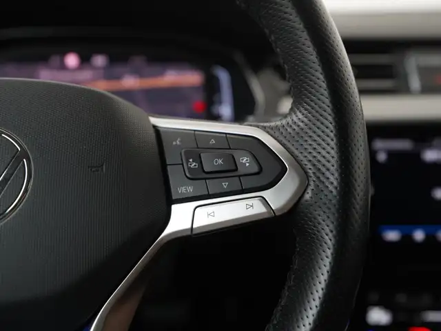 Volkswagen Passat view 9
