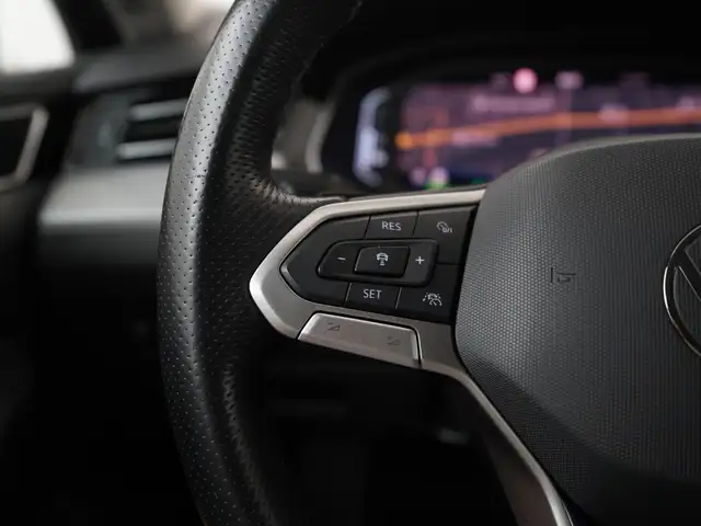 Volkswagen Passat view 7