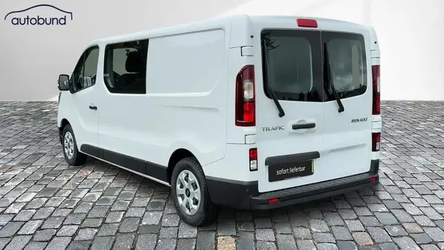 Renault Trafic view 2