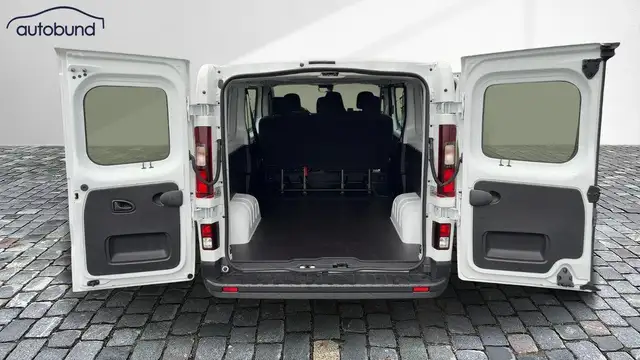 Renault Trafic view 10