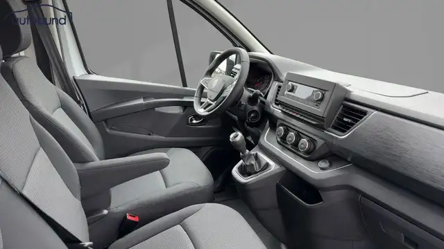 Renault Trafic view 5