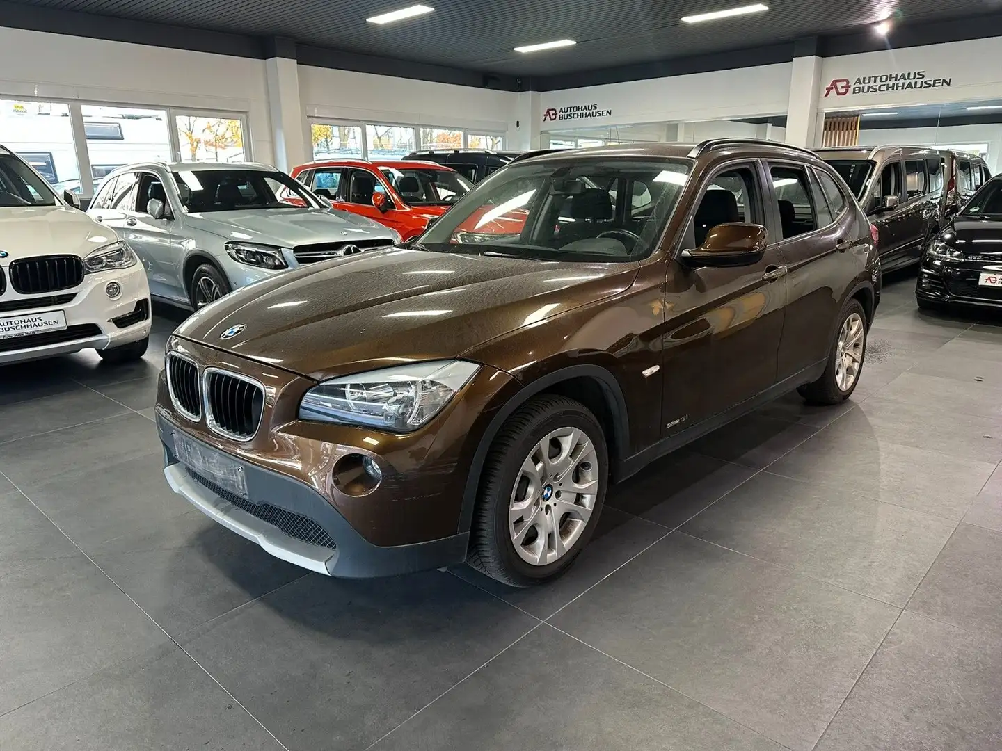 BMW X1 18i sDrive*1.Hand*S-Heft*Motorgeräusche Brun - 1
