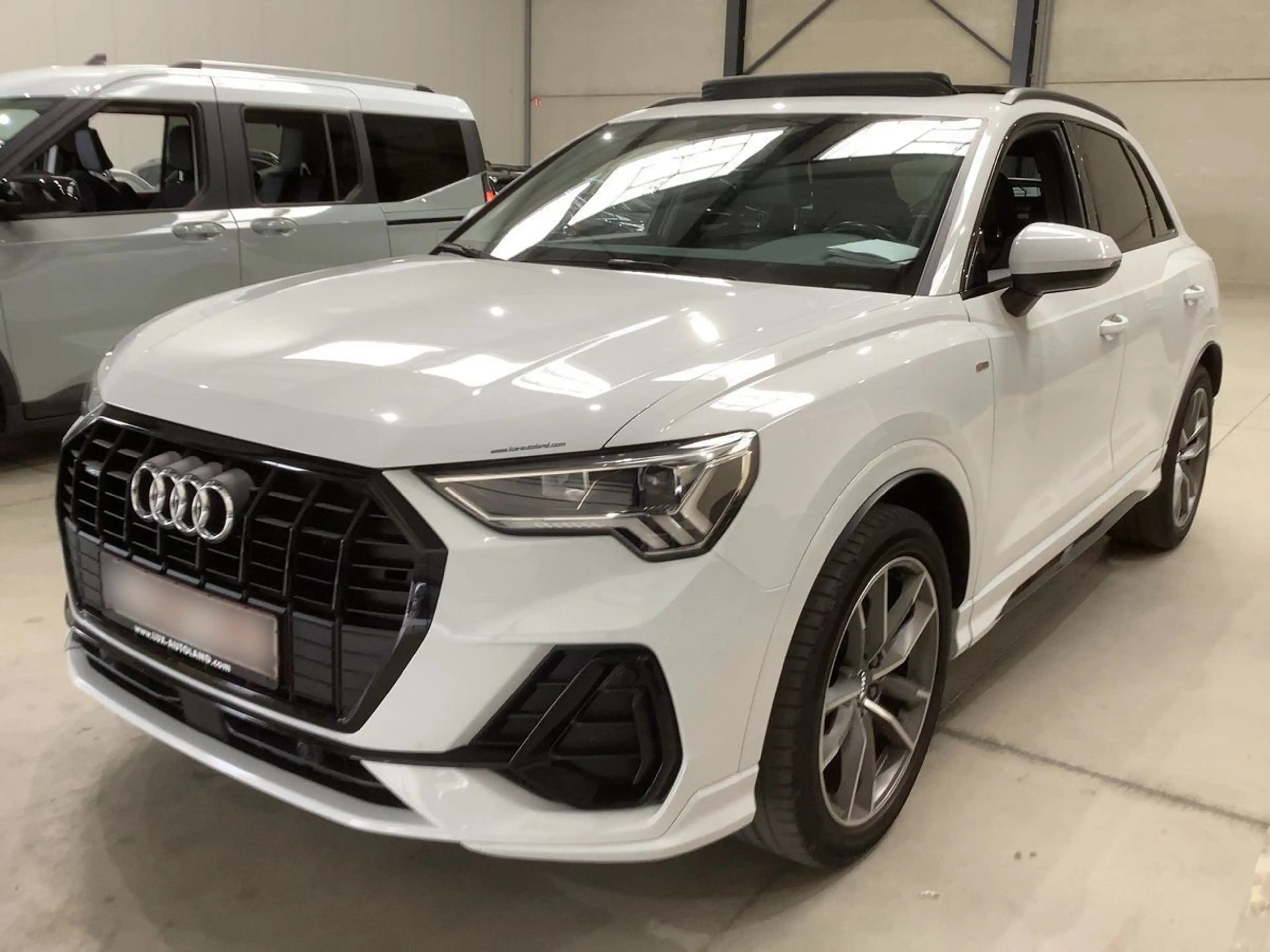 Audi Q3 40 TFSI quattro S line AHK 19" LED PANO