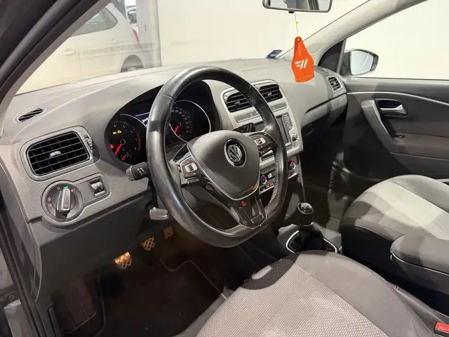 Volkswagen Polo view 8