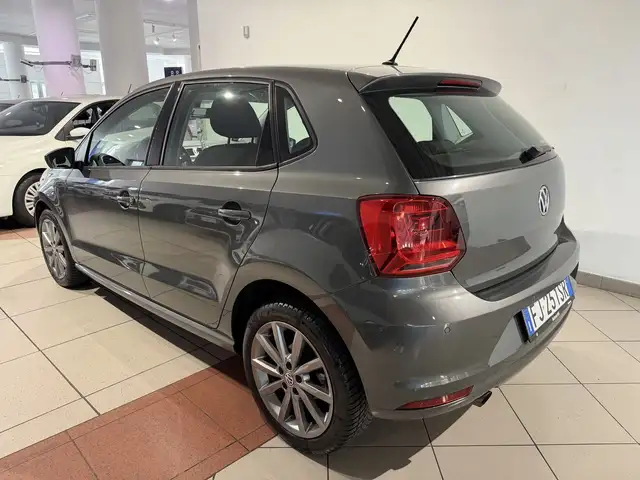 Volkswagen Polo view 3