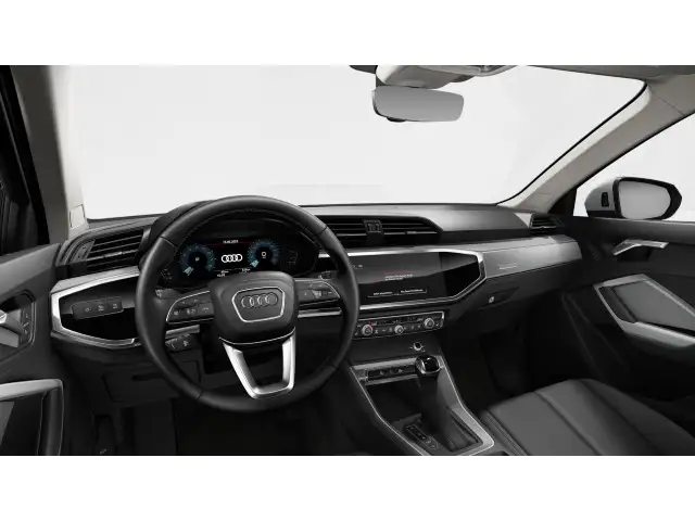 Audi Q3 view 8