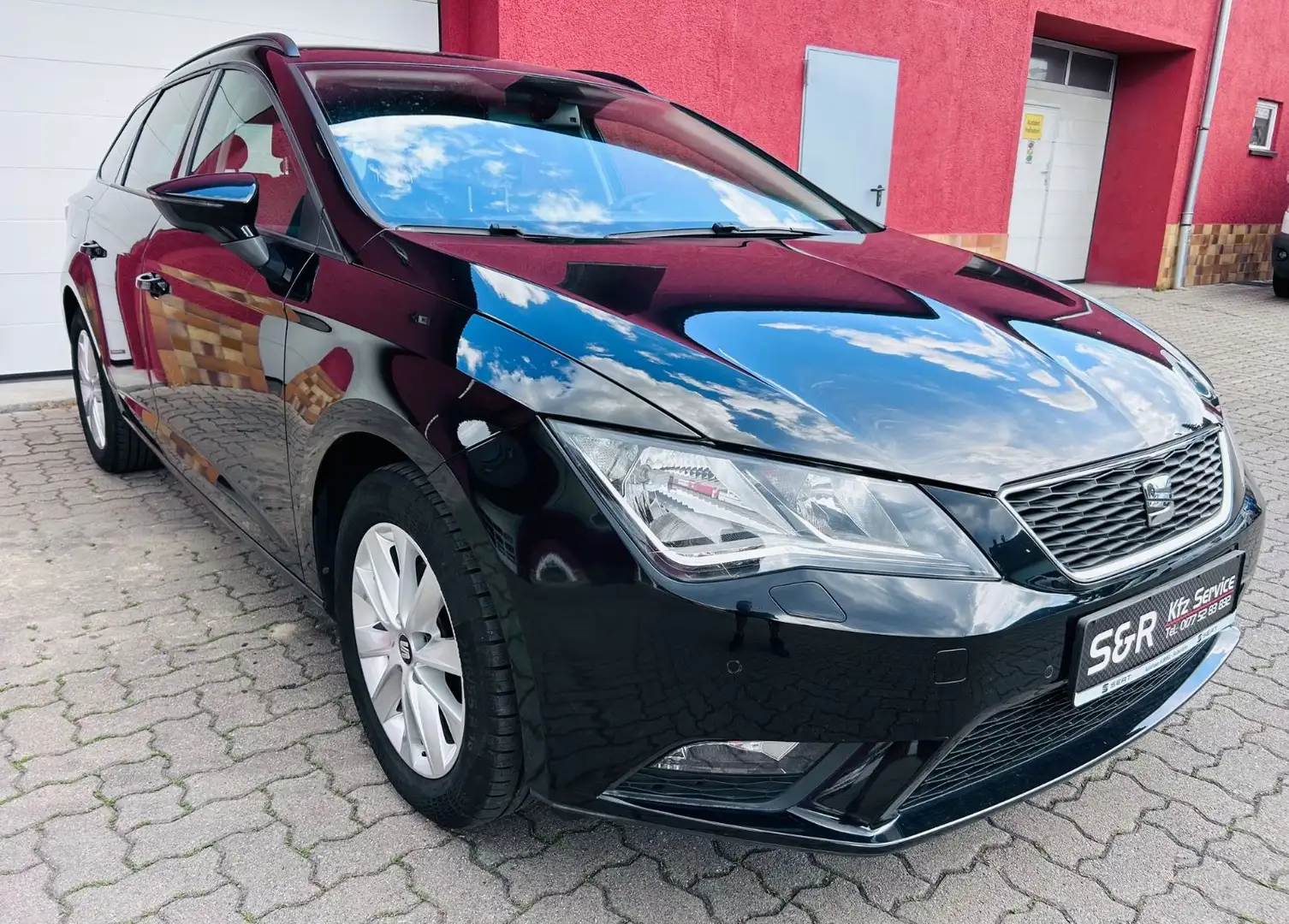 SEAT Leon ST Style Schwarz - 1