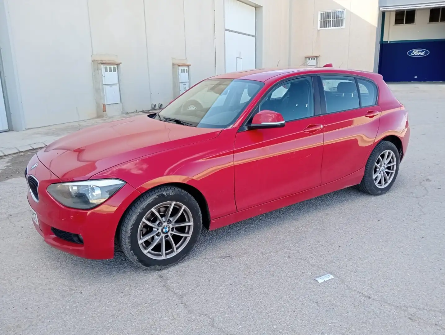 BMW 116 Berlina Manual de 5 Puertas Rojo - 1