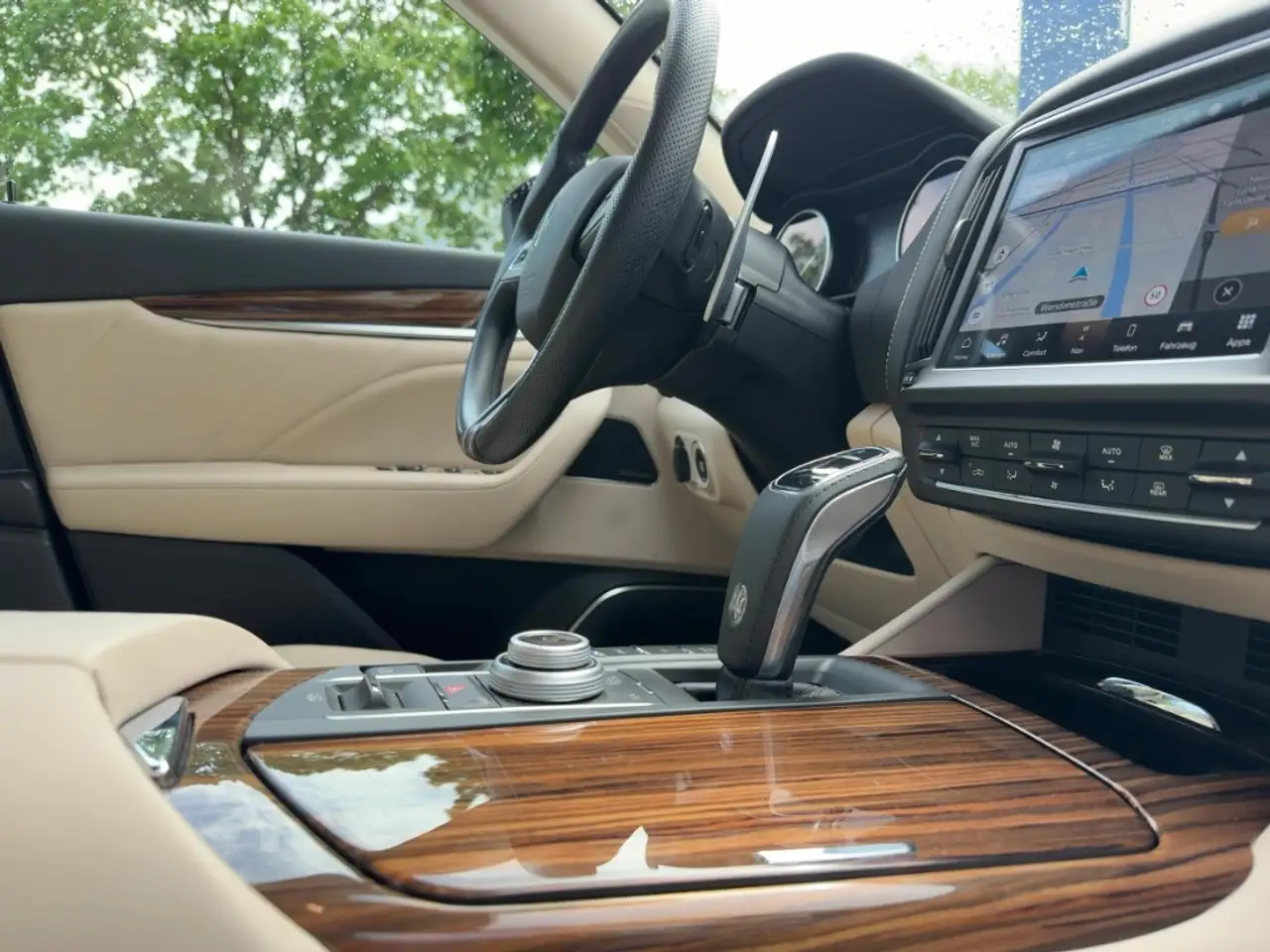 Maserati Levante 2022 — фото 10