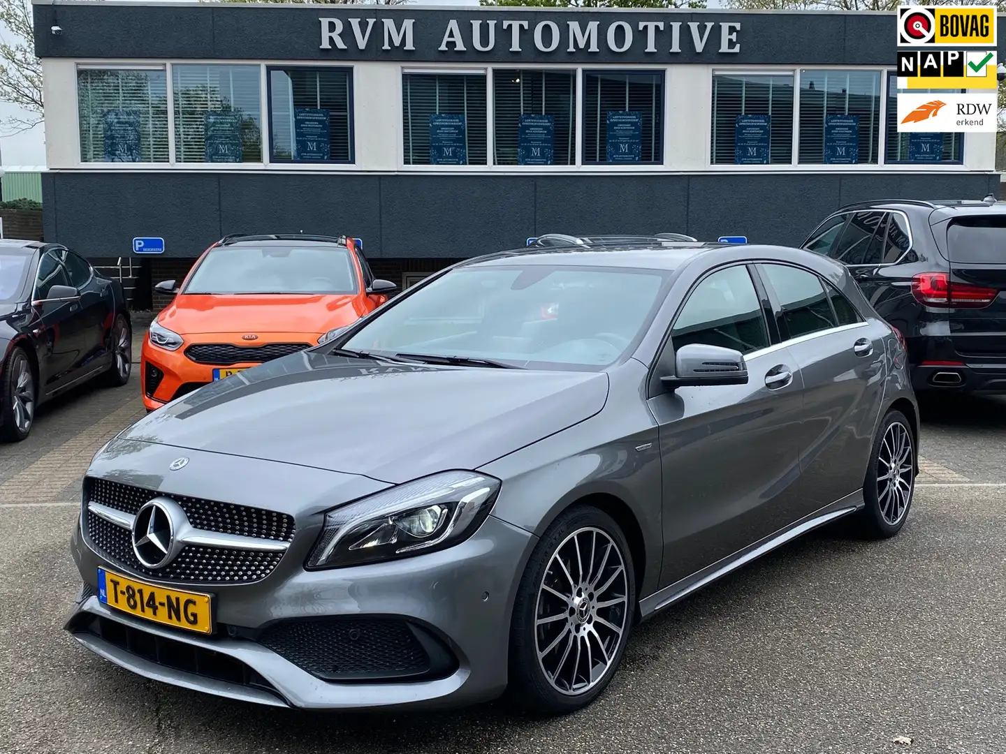 Mercedes-Benz A 180 Business Solution AMG | STOEL VERWARMING| PARKEERS Gris - 1