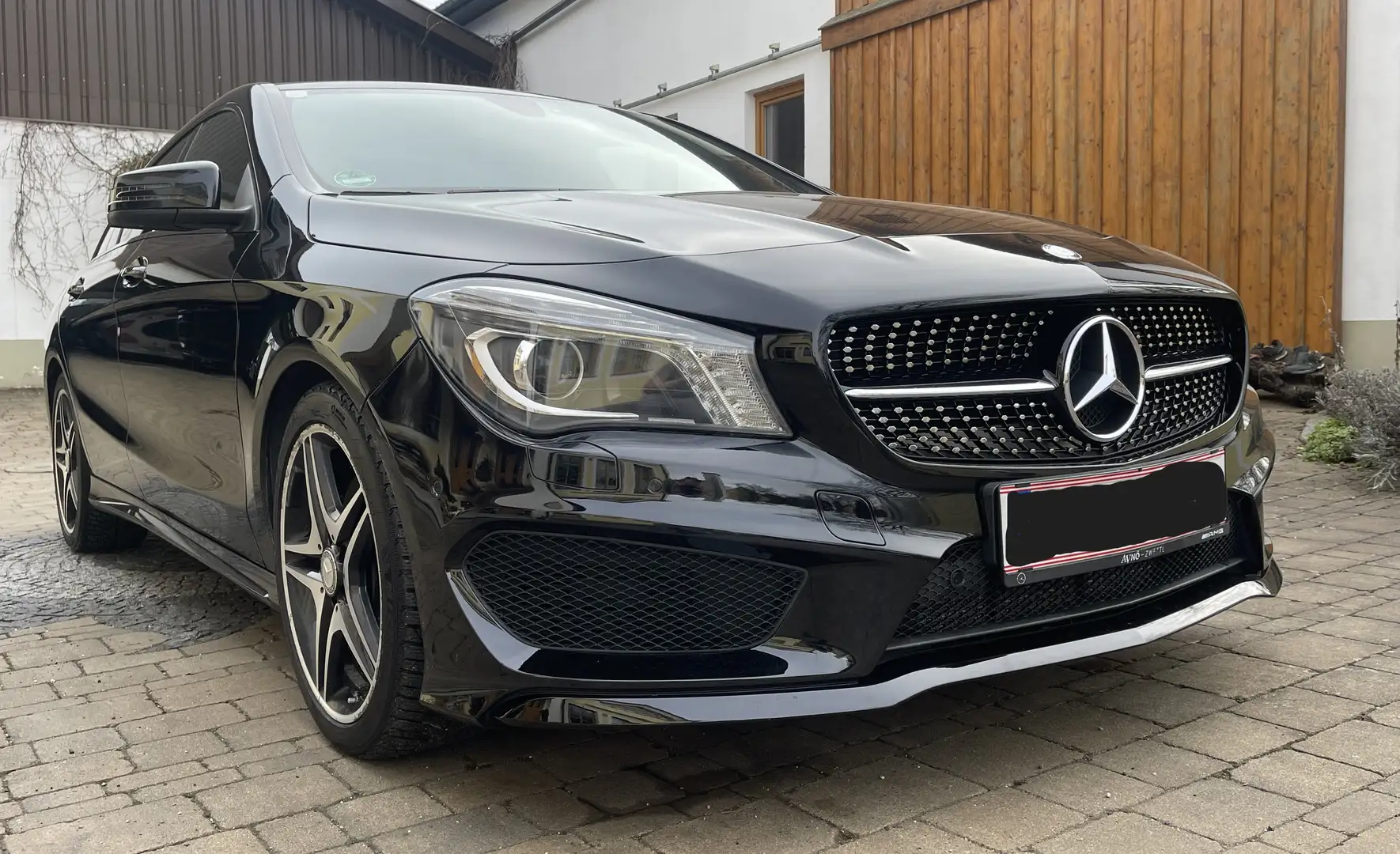 Mercedes-Benz CLA 220 CLA 220 CDI Shooting Brake AMG Paket Aut. Schwarz - 2