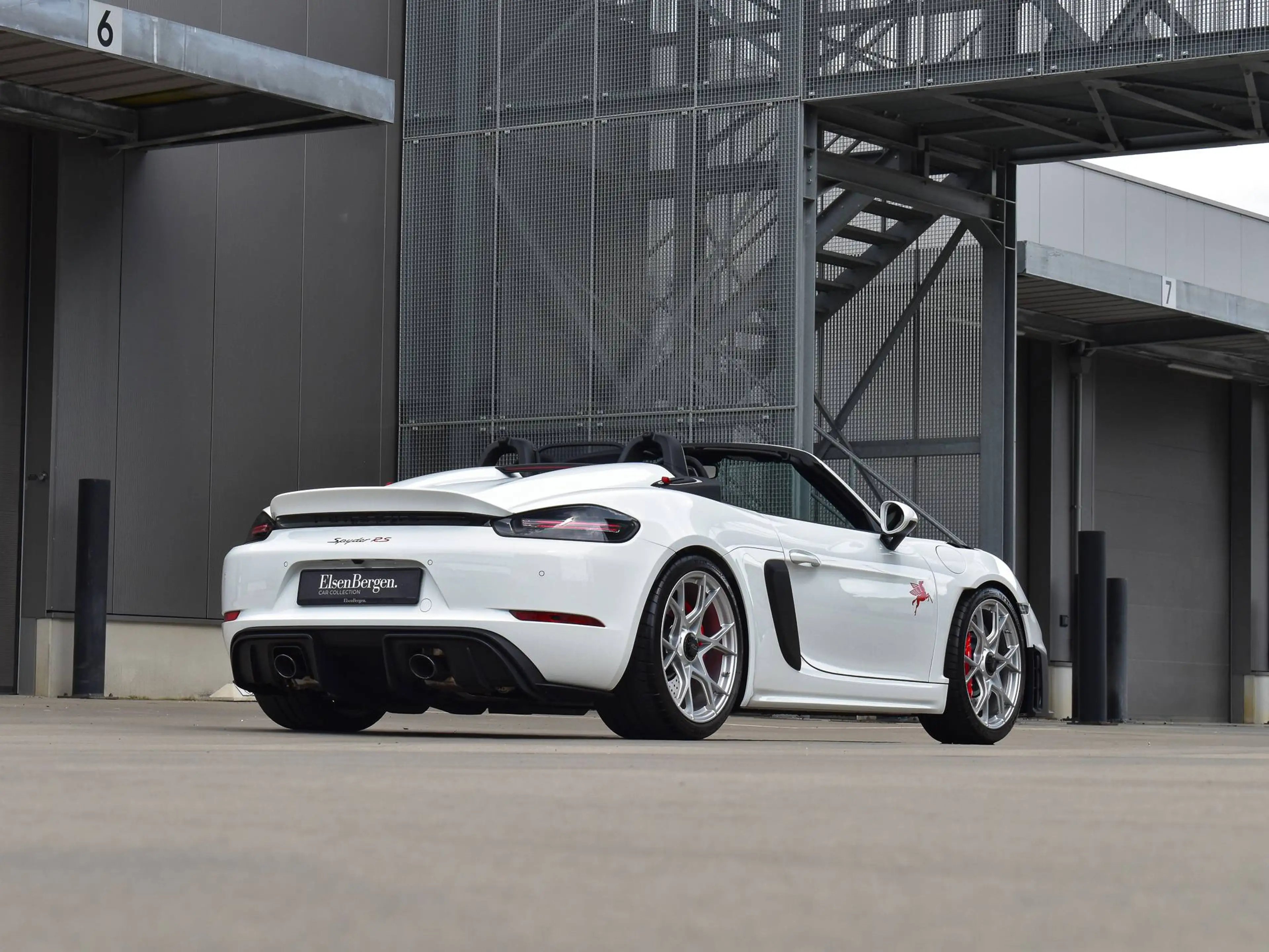 Porsche Boxster 718 Spyder RS / 4.0 PDK / Pure White / 1st Owner — photo 3