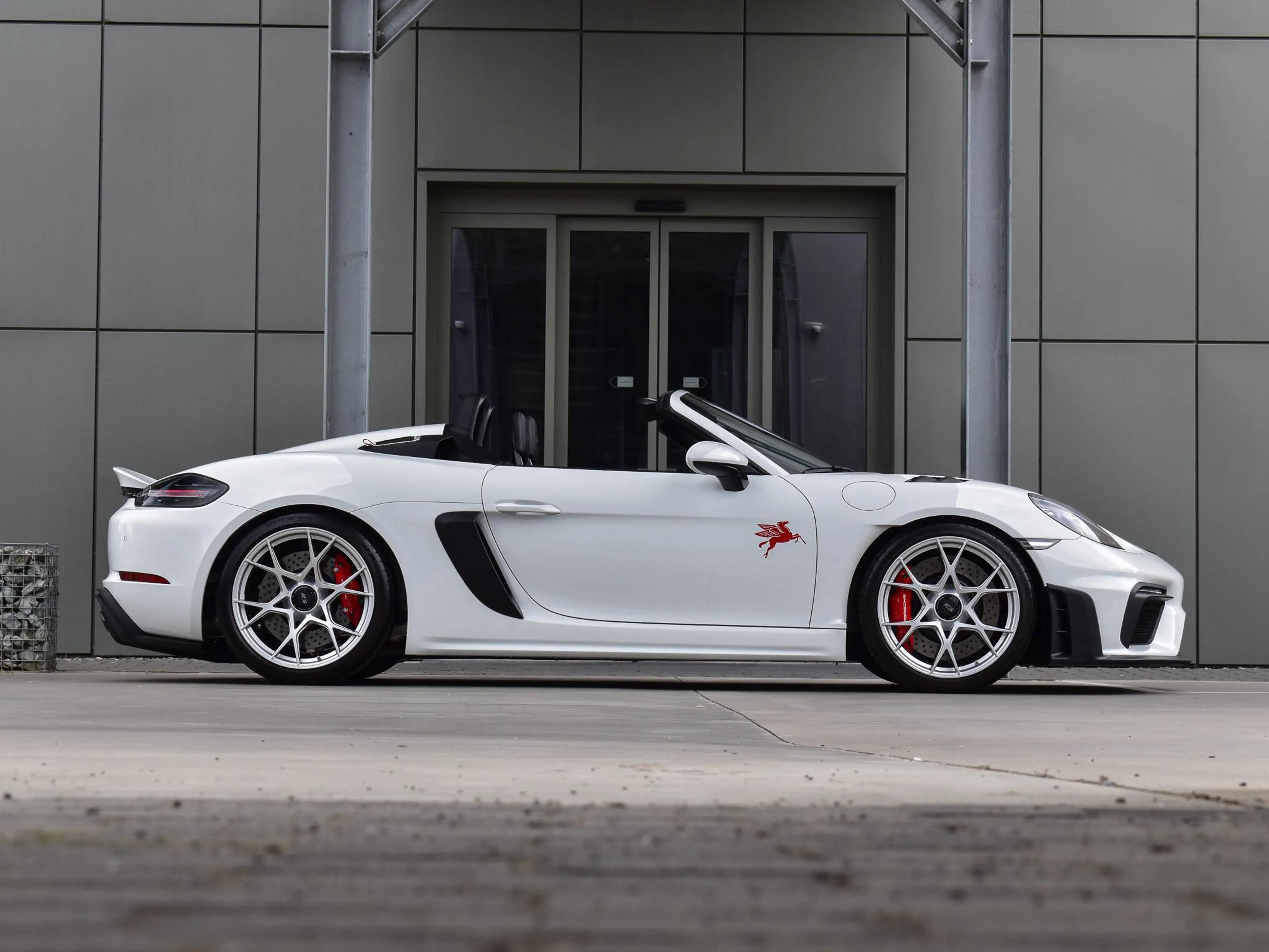 Porsche Boxster 718 Spyder RS / 4.0 PDK / Pure White / 1st Owner — photo 2