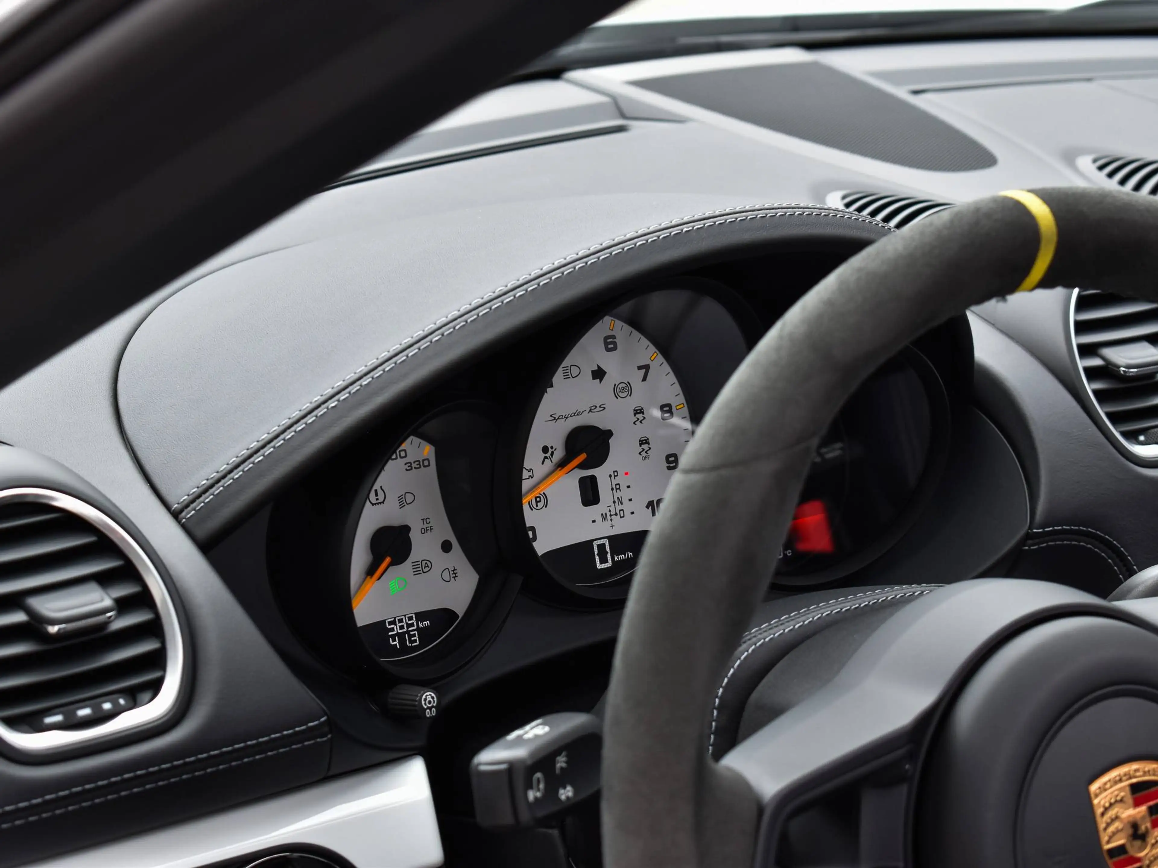 Porsche Boxster 718 Spyder RS / 4.0 PDK / Pure White / 1st Owner — photo 10