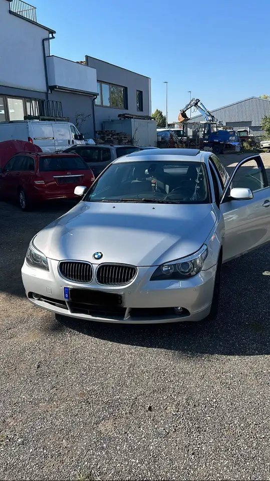 BMW 525