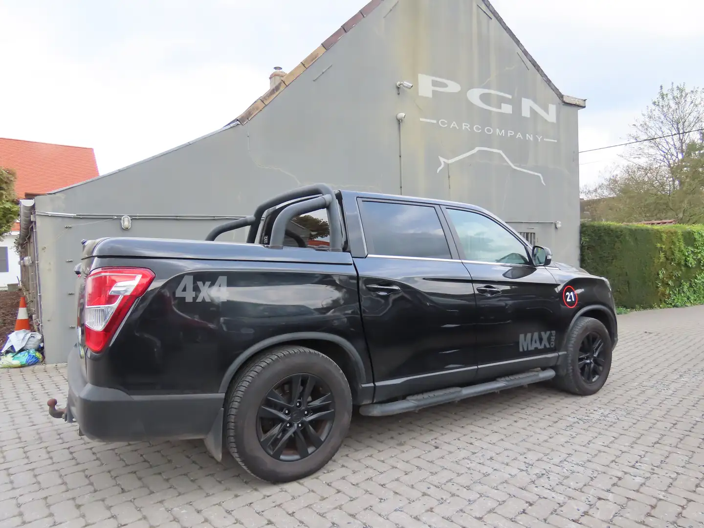 SsangYong Musso 2.2 Turbo e-Xdi 4WD Sapphire 12900eur+BTW/TVA Negro - 2