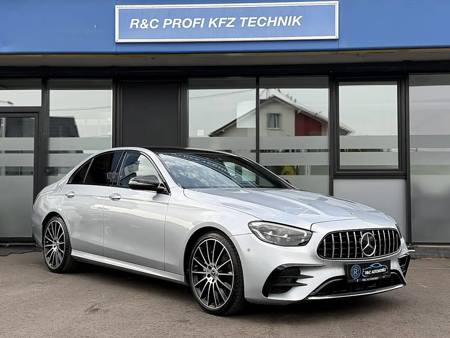 Mercedes-Benz E 200 d AMG Line/ACC/TWA/SHZ/E53 LOOK/RFK Silber - 2