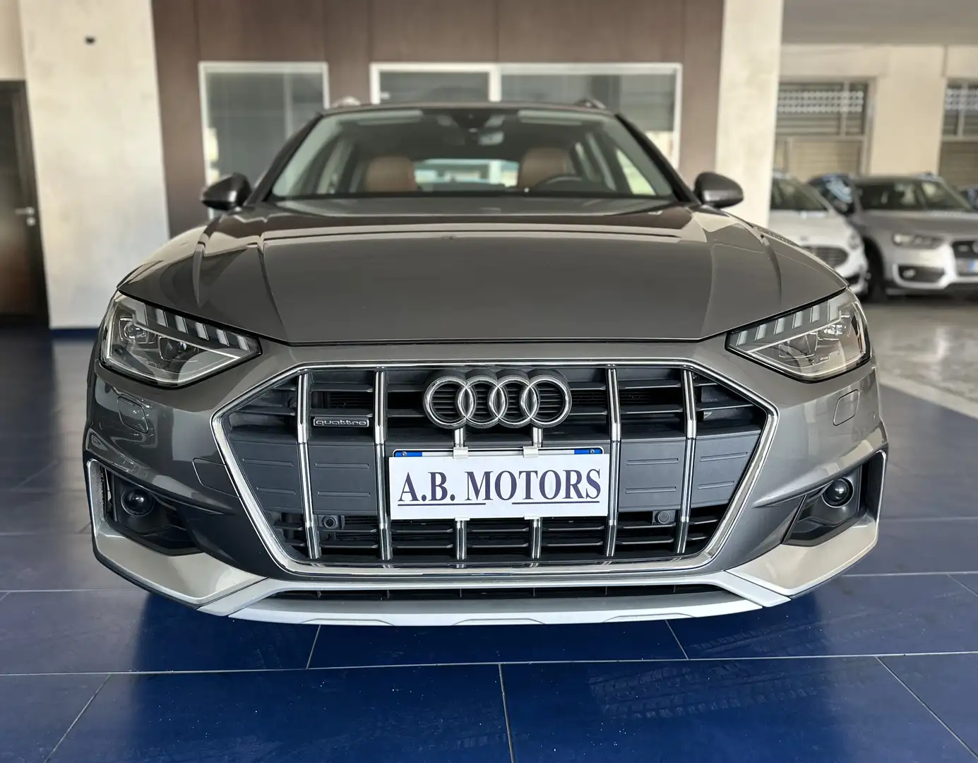 Audi A4 allroad Quattro 40 2.0 tdi mhev Business quattro s-tronic Grijs - 2