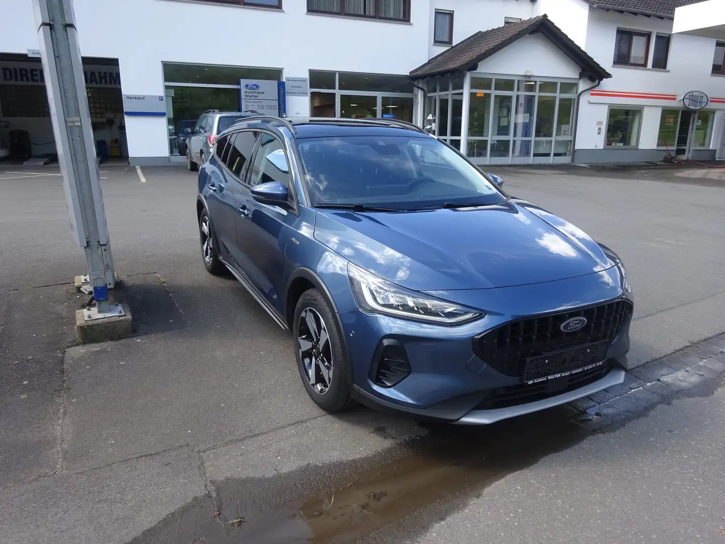 Ford Focus Active X Hybrid LED Navi Kamera AHK Schiebedach Blau - 2
