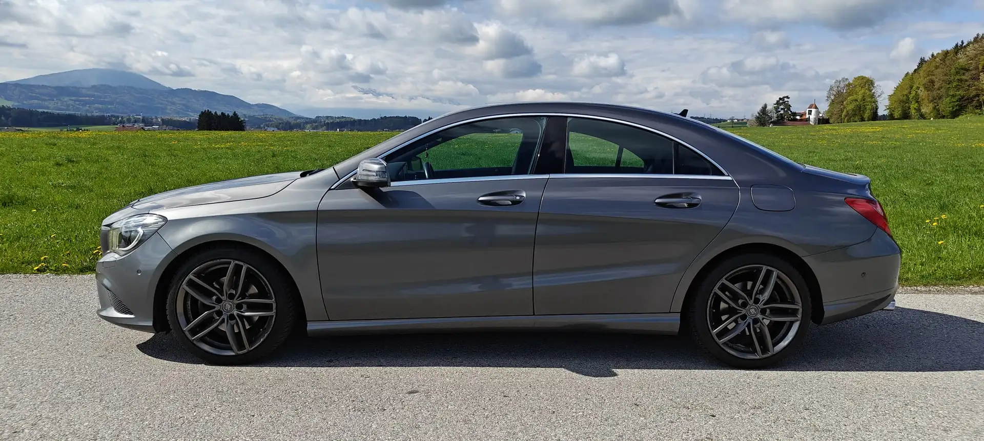 Mercedes-Benz CLA 180 nur 99.400km, sehr gepflegt Grau - 2