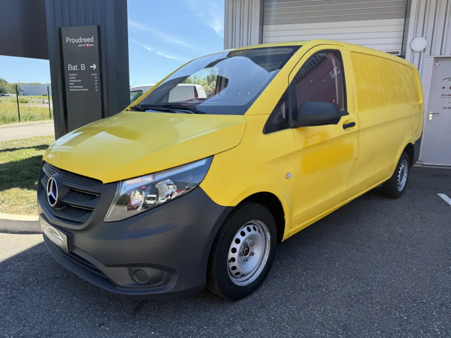 Mercedes-Benz Vito 111 CDI LONG E6 Geel - 1
