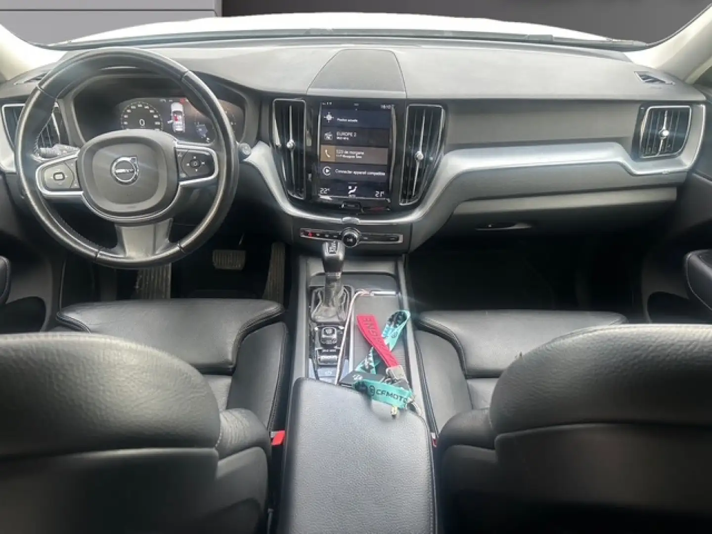 Volvo XC60 XC60 D4 AWD 190 ch AdBlue Geatronic 8 Business Executive Blanc - 2