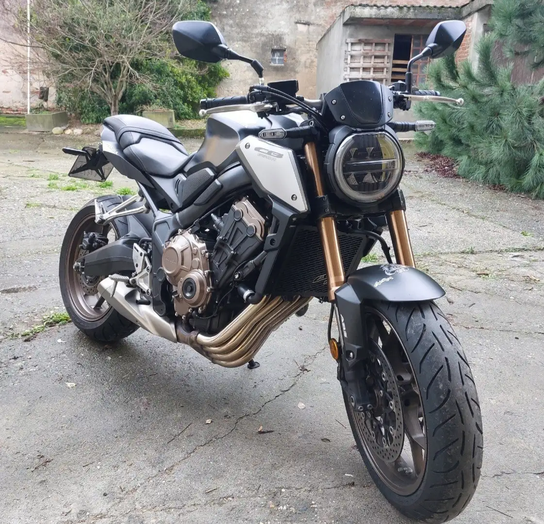 Honda CB 650 R crna - 1