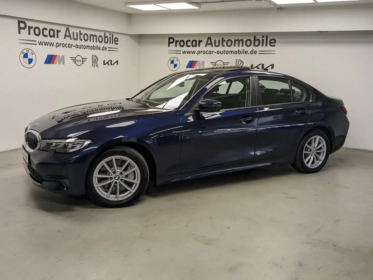 BMW 330 e AHK DA Prof ACC PA HiFi DAB LED WLAN Blau - 2
